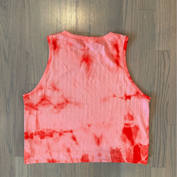 Lululemon Train to Be Tank Top Hi-Low Hem - Picture 3 of 3